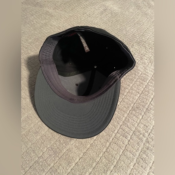 Nike Golf Flexfit hat NWOT - Picture 3 of 4
